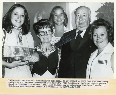 Alfred Hitchcock & Family 1975 Original Type 1 Photo Vintage 8x10 Memorabilia