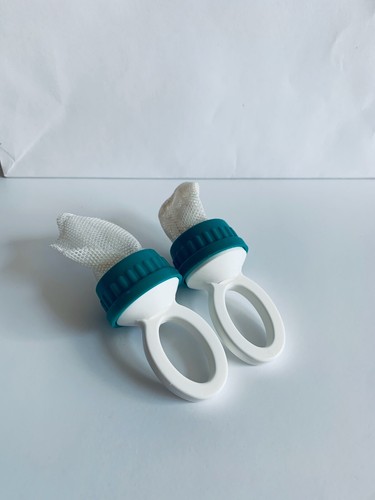 Mangiatoia per Alimenti Freschi, Confezione da 2, Giocattolo per Dentizione Bianco/Verde - Foto 3 di 4