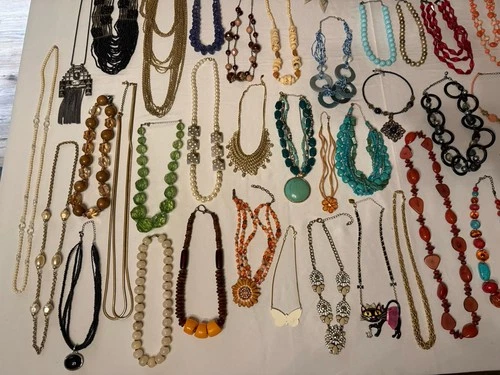 Vintage Costume Jewelry Lot 50+ Pieces Estate Necklaces Bulk Lot Wear Resell