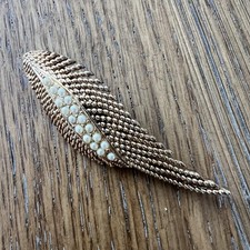 VTG 1960s LADY ELLEN faux pearl hair clip texture gold tone FEATHER Pin Up Retro