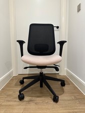 Slouch - office chair (black and rose pink)
