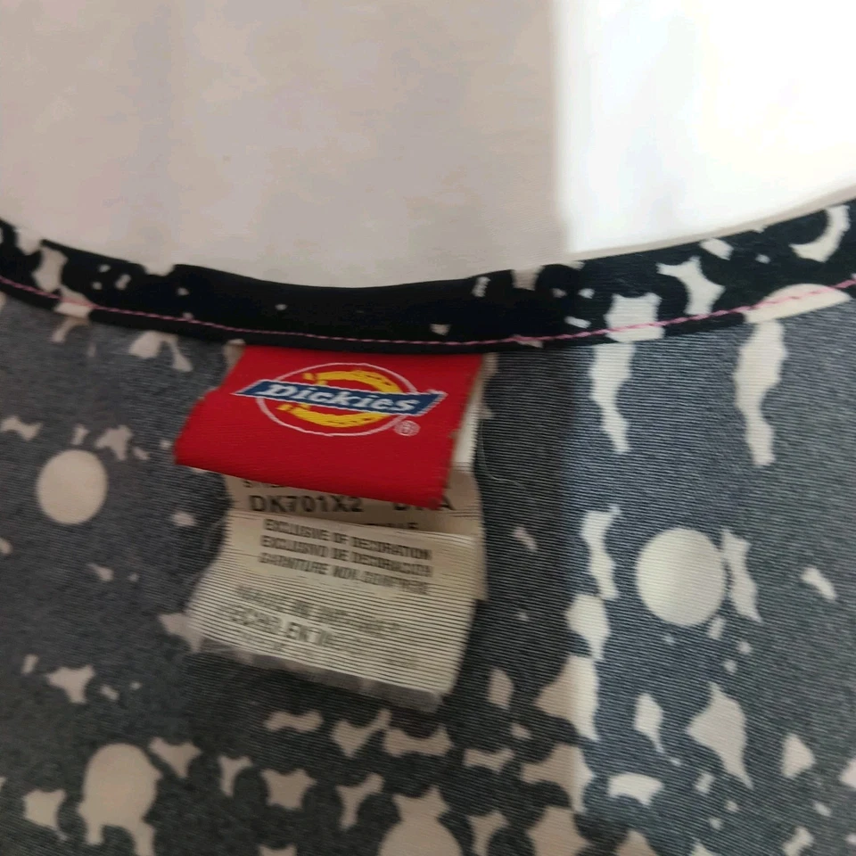 Dickies Scrub Top Black And White Abstract Print With Pink Trim Women's Size XL  - Image 4 of 4