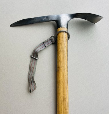 Vintage STUBAI ICE AXE, iconic “Aschenbrenner Führerpickel