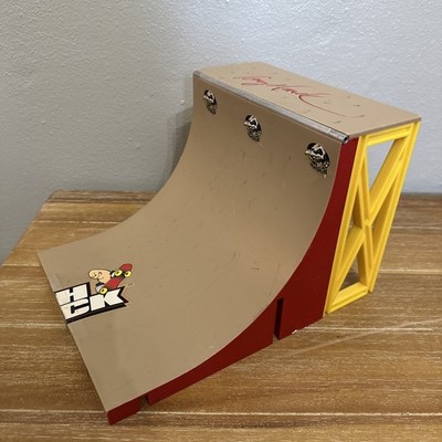 TECH DECK VERT RAMP SKATE PARK TONY HAWK FINGERBOARD Quarter Pipe Piece Y2k