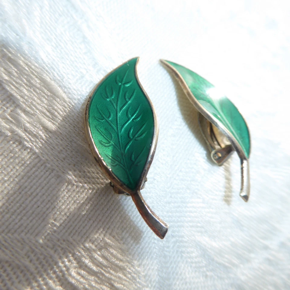 签名纯银大卫·安德森挪威绿色珐琅叶耳环 — 第 2/4 张图片