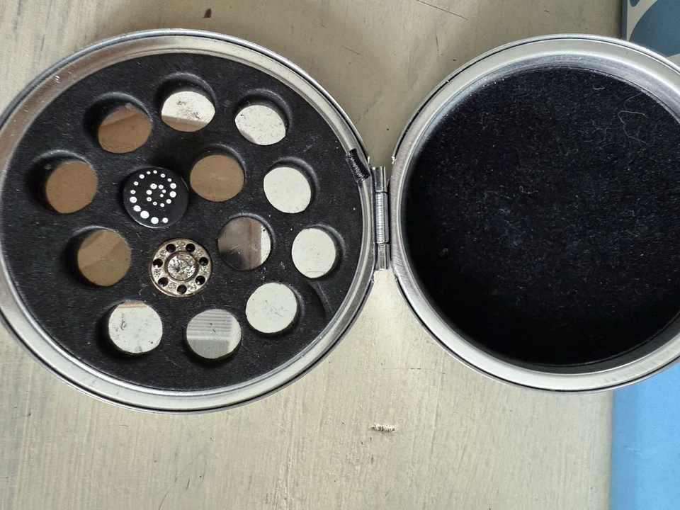 JewelPop Cristal Ébano Camaleón - Camaleón Genuino Con Soporte Foto 3 de 4