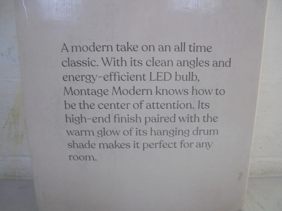 Montaje Brightech Moderno 60 in. Lámpara de pie LED de níquel cepillado de 1 luz con pantalla Foto 4 de 4