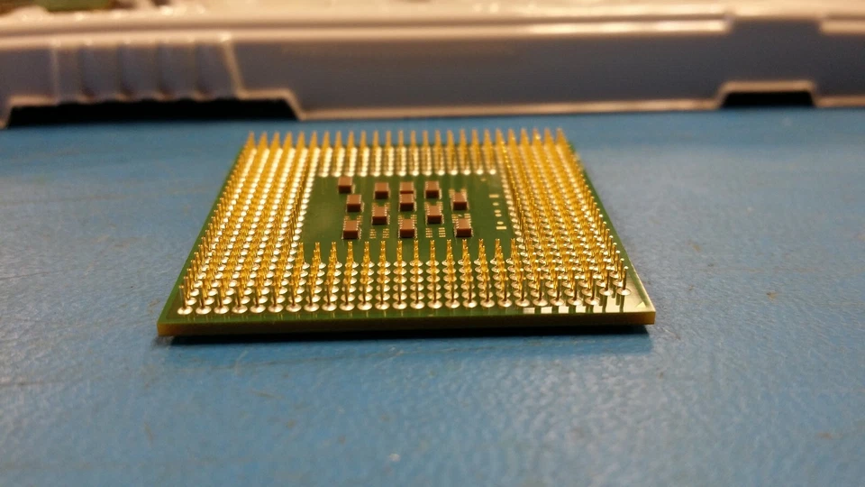 Intel Pentium 4-M 2.2GHz (RH80532GC049512) Processor - Image 4 of 4