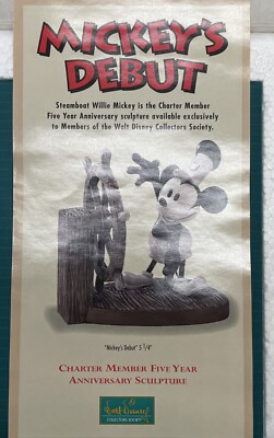 1997 Walt Disney Classics Collection Steamboat Willie 5 Yr = BOX