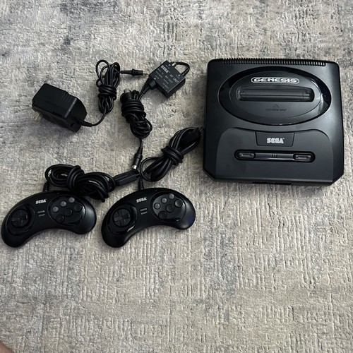 SEGA GENESIS CONSOLE SYSTEM MK1631 W/ 2 CONTROLLERS TV ADAPTER Tested