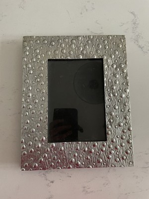 Vintage-Stil weiß Metall Fotorahmen Zinn groß Blase Effekt sehr guter Zustand Geschenk 7  x 5 
