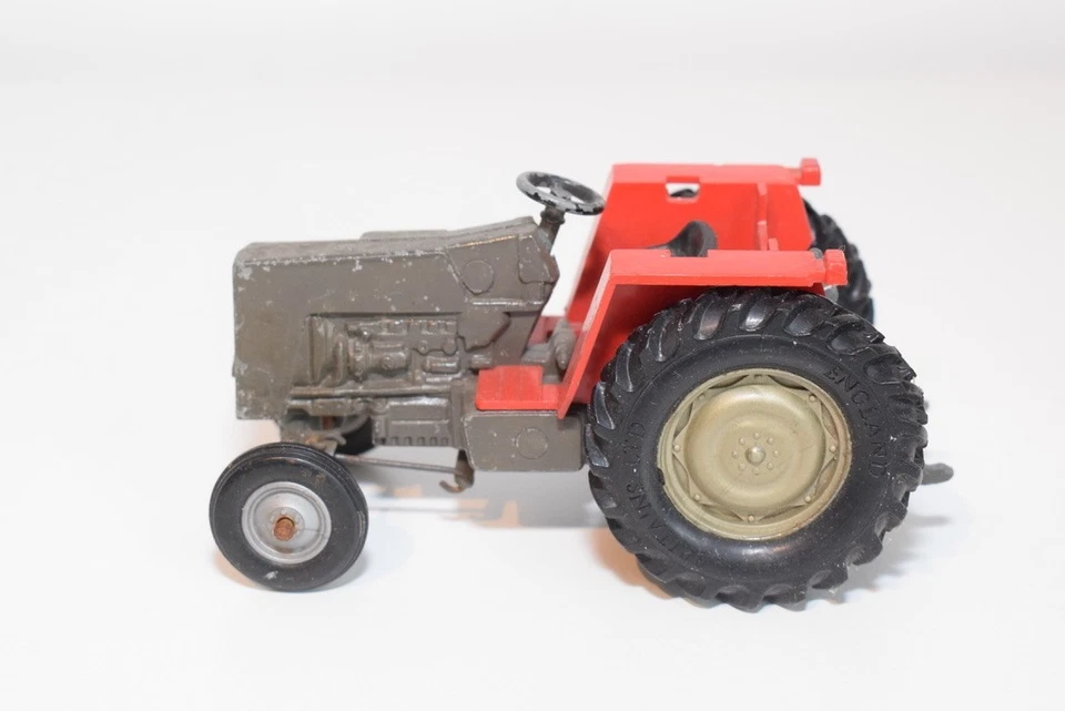 TRACTOR B95 1:32 GRAN Bretaña mf massey ferguson rojo gris buen estado. Foto 2 de 4