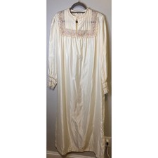 Vintage Barbizon Nightgown beige, rose embroidery, lace, Made in USA, Union, med