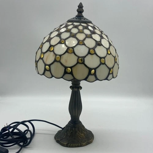 Vintage Beautiful  Tiffany Style Table Lamp Stained Glass Shade Bronze Base