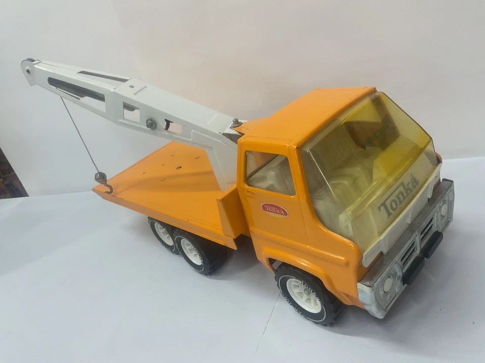 VINTAGE YELLOW TONKA BOOM TRUCK - Image 2 of 4