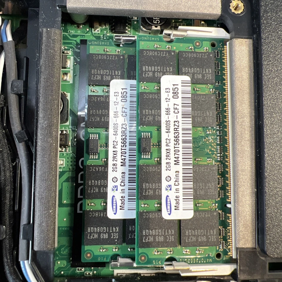 Laptop Dell Studio 1555 Pentium T4300 4 GB sin HD SOLO REPUESTOS Foto 3 de 4