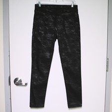 $209 BEVY FLOG - Pantalones elásticos ajustados negros camuflados - Para mujer talla 26 x 27 🔥