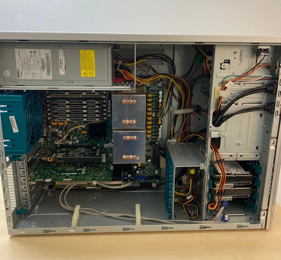 FUJITSU CELSIUS R640 MCL-D1808, Workstation 2xXEON. 4GB RAM, 2x GPU - Bild 2 von 4