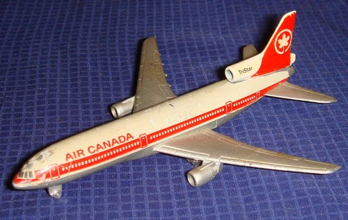 RP972 Vtg Schabak 909 Air Canada TriStar Diecast Toy Airplane Made in Germany - 第 2/5 張圖片