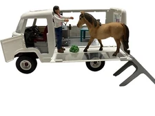 Schleich Mobile Horse Ambulance..Missing Rremovable Roof