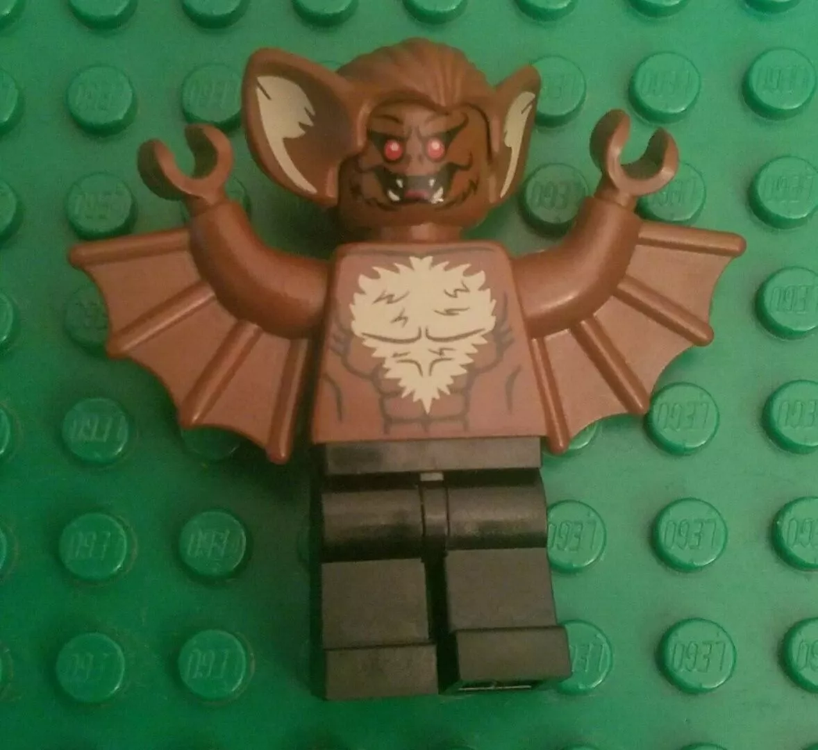 LEGO VAMPIRE BAT MONSTER Minifigure BROWN BLACK USED