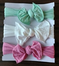  BABY GIRL HAIR BOW BLISS  KNOTTED BOW  GREEN  WHITE  PINK 