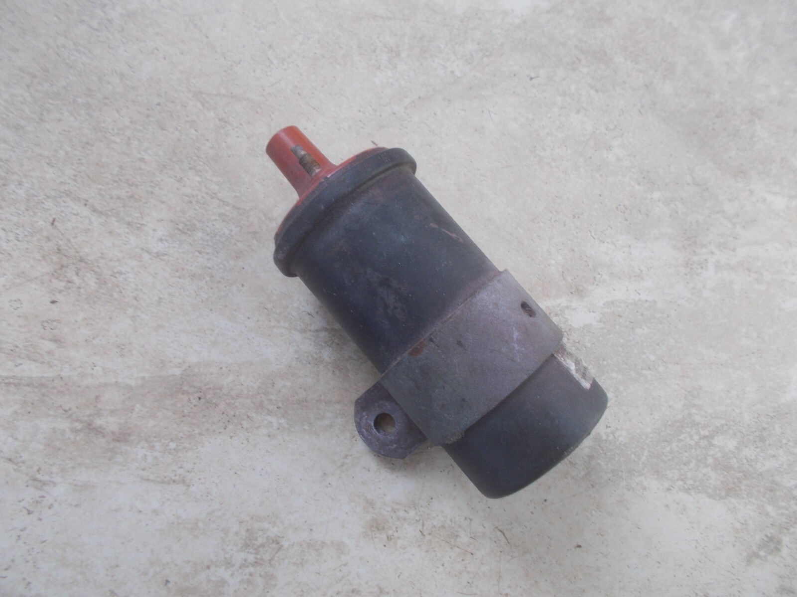 Bosch Ignition Coil with Bracket 0 221 122 319 Used OEM