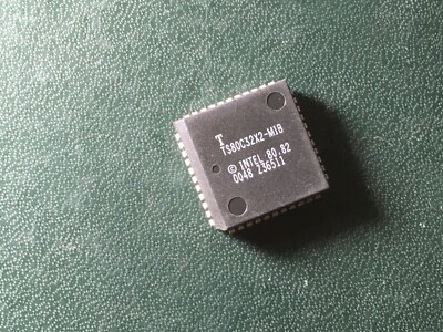 TS80C32X2MIB PLCC Temic/Intel 2pcs