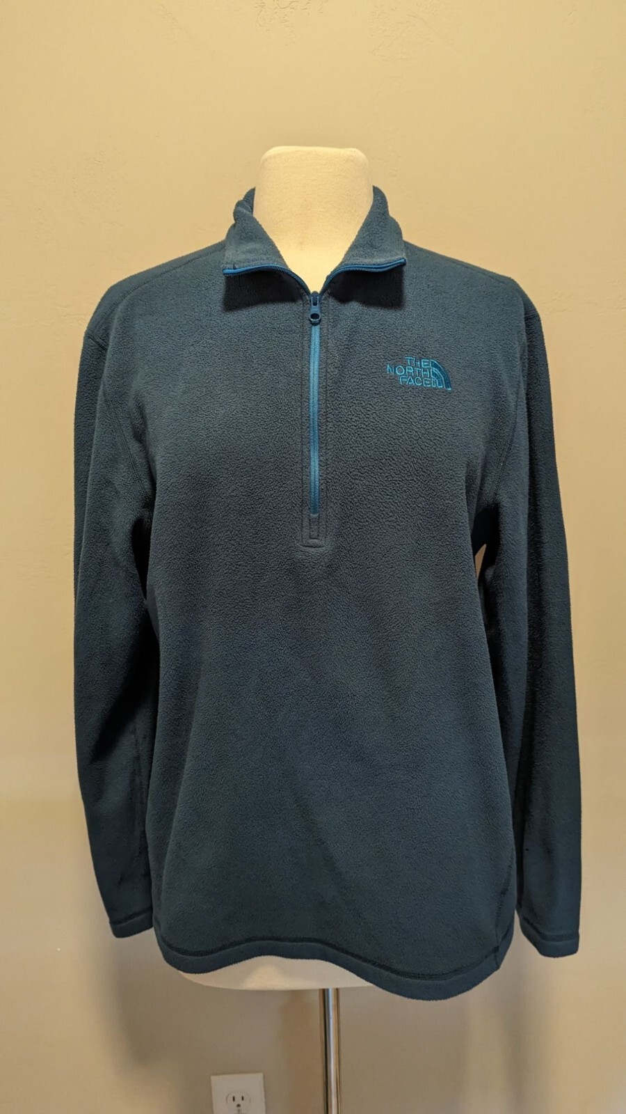 The North Face Mens Large Fleece Jacket for Outdoor Adventures  