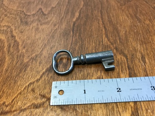 Antique Vintage Hollow Barrel Metal Door Lock Key - Picture 9 of 10