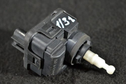 Opel Omega B Stellmotor Scheinwerfer Leuchtweitenregulierung LWR 90492832 (#31)
