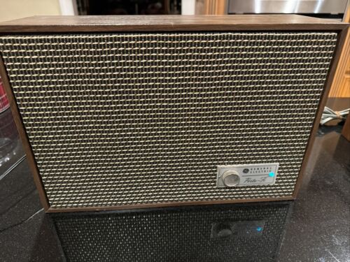 General Electric GE “Porta-Fi” Tube Powered Speaker SP 11 BWD-A - Powers On