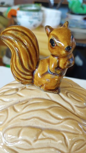 Vintage Squirrel On Top Of The Nut Container With Lid - Picture 7 of 13