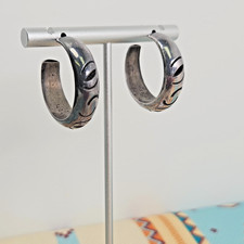 TR-169 Taxco Mexico Signed Sterling Silver Domed Overlay Hoop Earrings Vintage 2