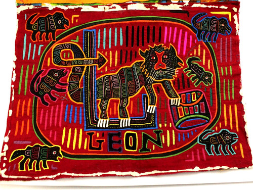 MAGNIFICENT LION, ORIGINAL KUNA MOLA HANDMADE ART MOTIF PANAMA
