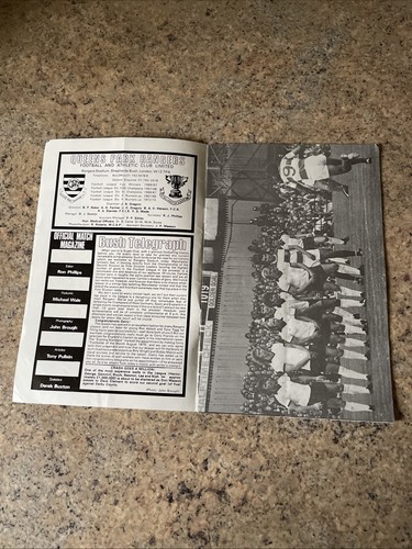 1975 QPR QUEENS PARK RANGERS V MANCHESTER MAN UNITED 75/76 DIVISION 1 LEAGUE - Picture 2 of 4