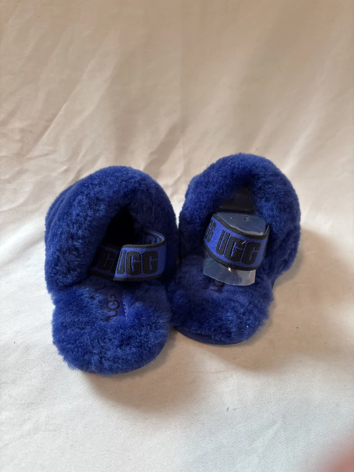 Zapatilla UGG para niños pequeños Fluff Yeah azul deslizable talla 7 totalmente nueva Foto 3 de 4