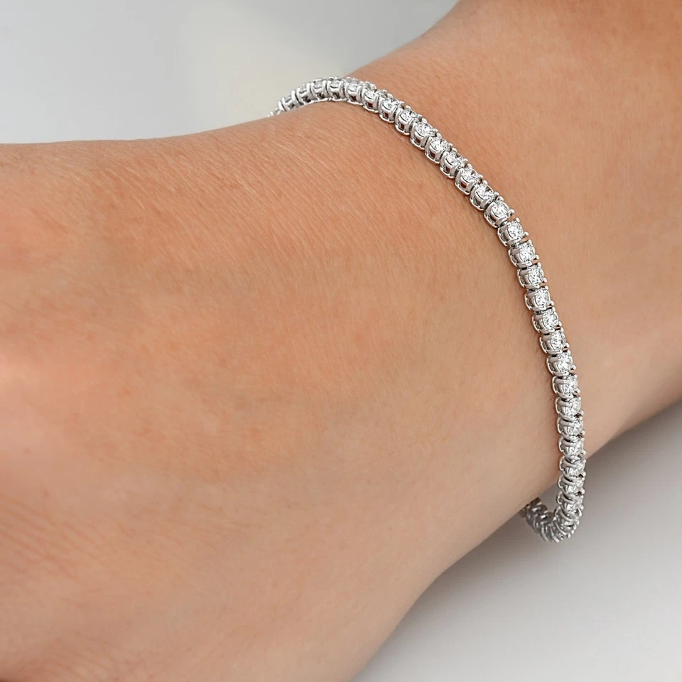 Brazalete de tenis de diamantes naturales de corte redondo de 5 quilates de oro blanco de 14 quilates para mujer de 7" Foto 2 de 4