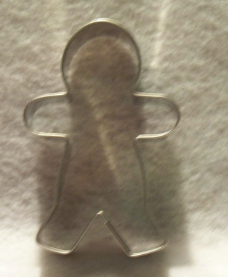 VINTAGE METAL CHRISTMAS GINGER BREAD MAN COOKIE CUTTER NEW IN BOX THICK
