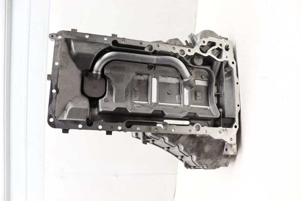 BMW M6 2012-2018 4,4 L - cárter de aceite del motor superior 7843141 Foto 4 de 4