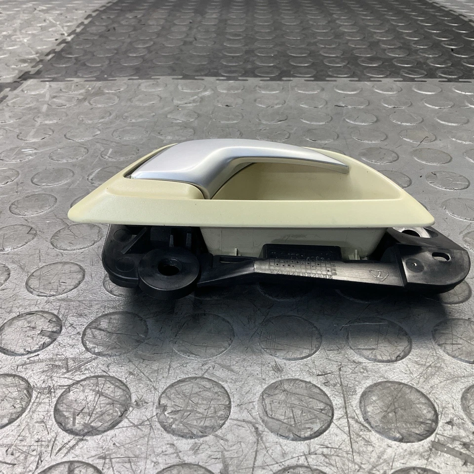 Volvo XC90 2007-2014 manija interior del lado del pasajero delantero derecho OEM Foto 3 de 4