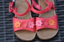 NEW Gymboree coral with flowers sandals size 8