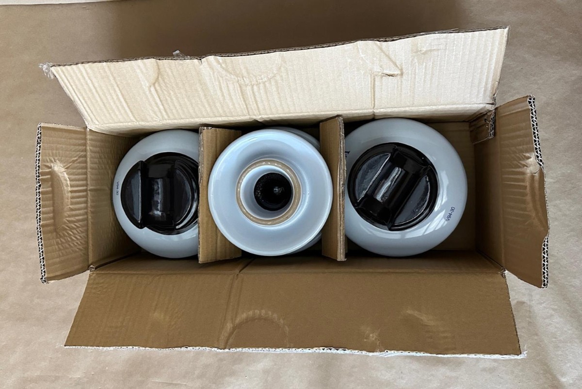 3 Pack Victor Insulator Porcelain Pin Type J Neck High Voltage