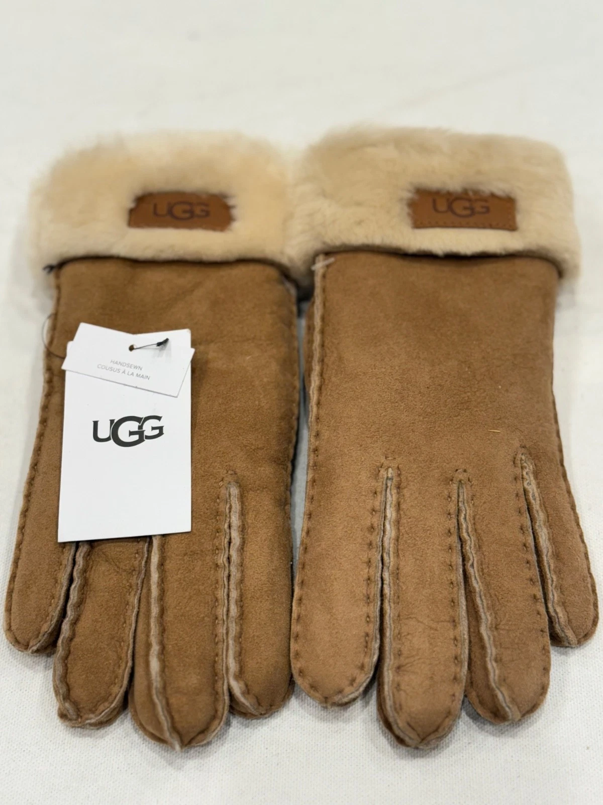 UGG Women's Turn Cuff Glove Color Chestnut Size Large
Opens in a new window or tab
