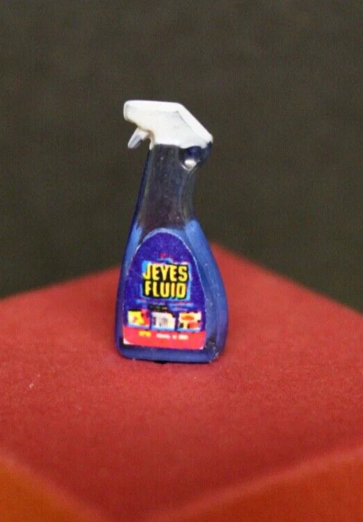 HANDCRAFTED PUPPENHAUS MINIATUR - JEYES FLUID Sprühflasche