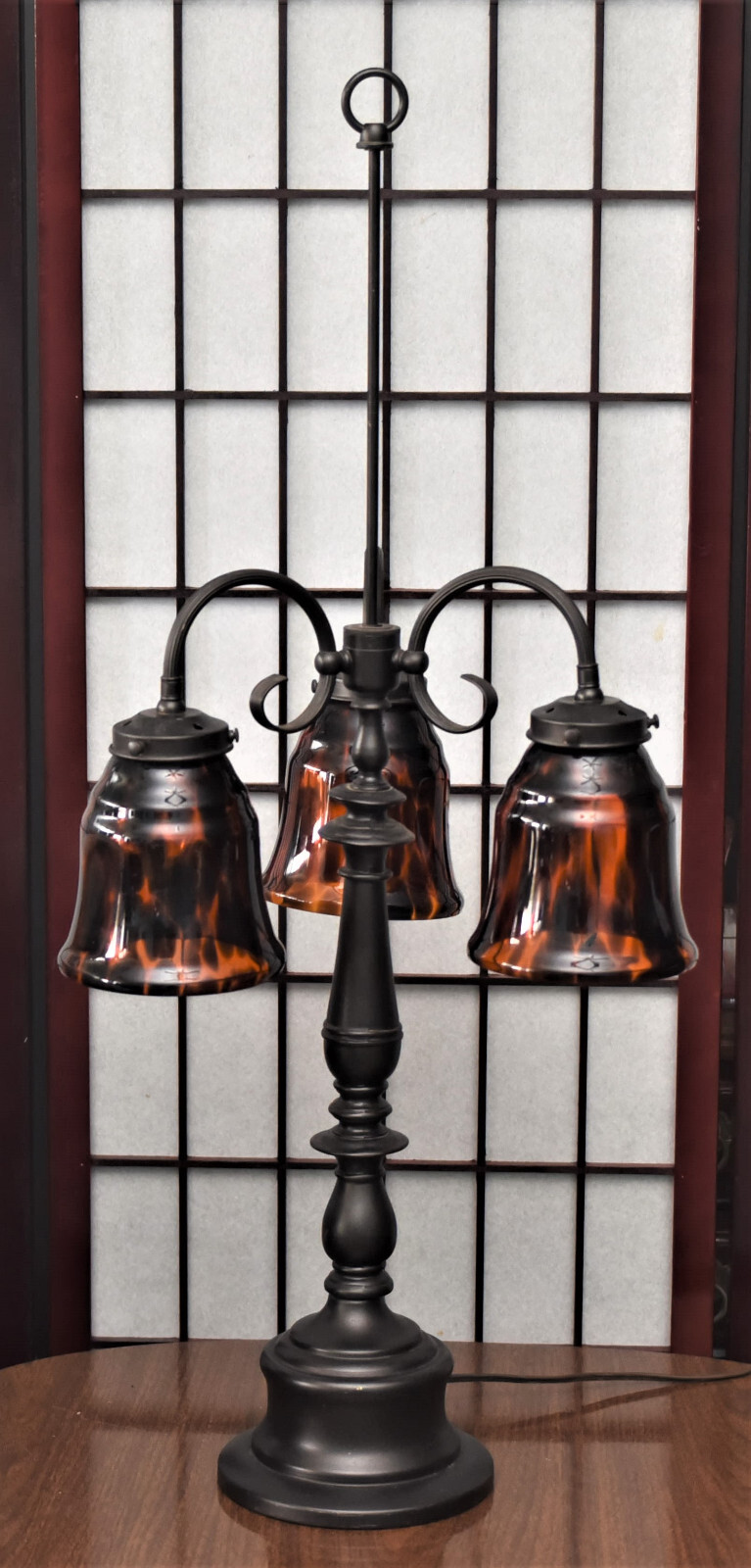 VINTAGE NEWELL POST 3 LIGHT TABLE LAMP TORTOISE ART GLASS SHADES 31