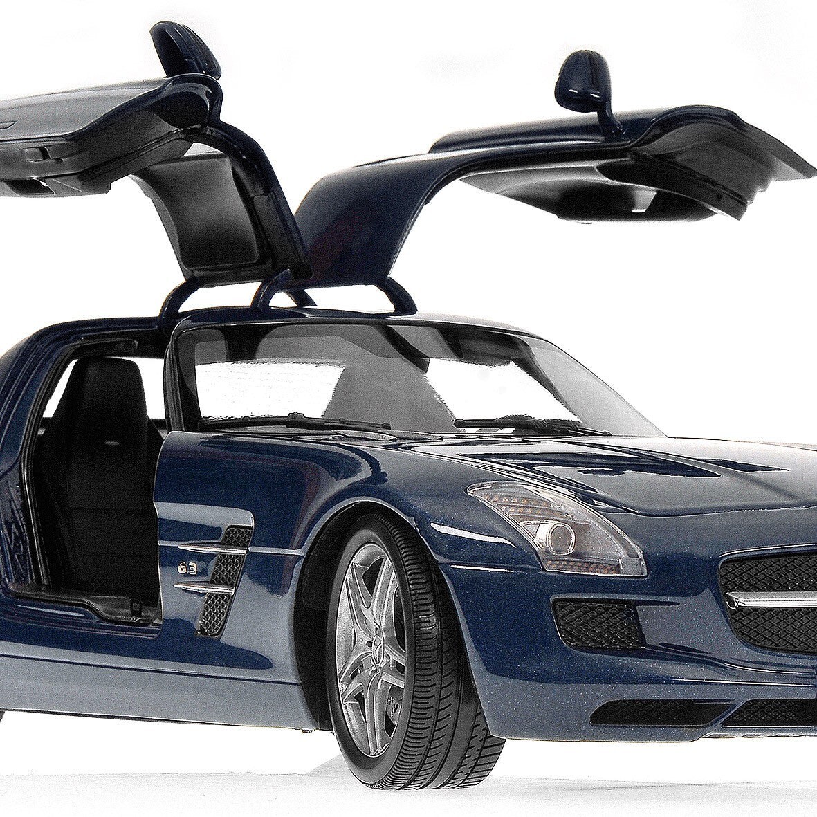 ミニチャンプス 1/18 メルセデスベンツ SLS AMG s-l400.jpg
