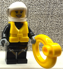 LEGO MINIFIGURE CITY FEMALE FIREFIGHTER CTY0640.  60106 life preserver