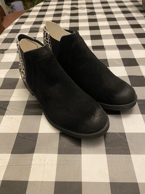 Clarks Black Suede Leopard Leather Chelsea Booties Ankle Boots Womens Size 7 NEW