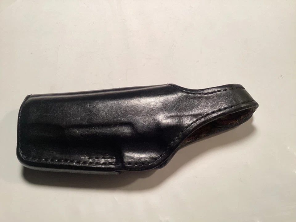 Bianchi black leather holster Colt Commander or similar 4 1/4 inch LH LINED - Image 2 of 4